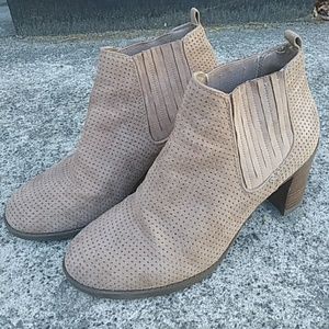 SUPER COMFY Dr scholls booties
